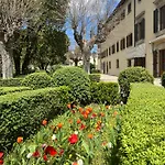 Hotel San Lucchese