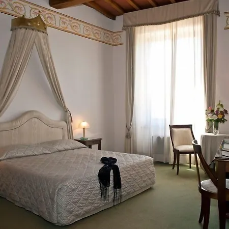 San Lucchese Hotel 4*
