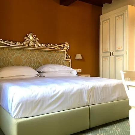 Hotel San Lucchese