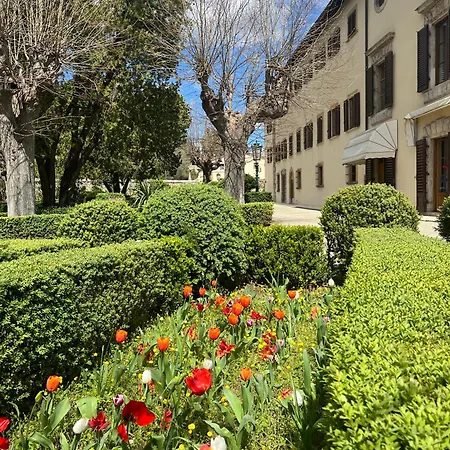 Hotel San Lucchese