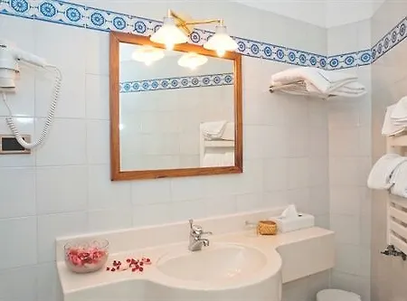Hotel San Lucchese 4*
