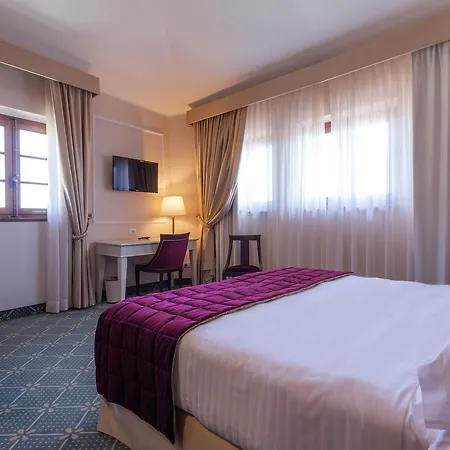 San Lucchese Hotel 4*