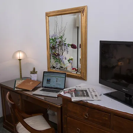 Hotel San Lucchese